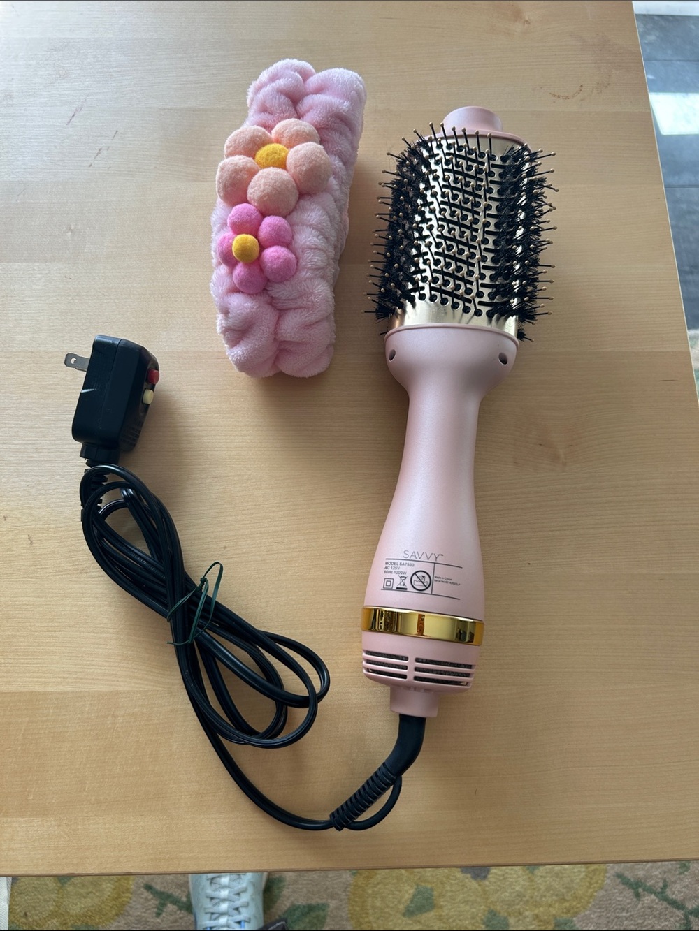 Savvy Pink and Gold Round Hot Air Styling Brush